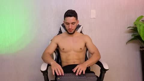 Axel  online show from May 22, 3:28 pm