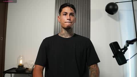 Agustin online show from November 7, 7:50 pm