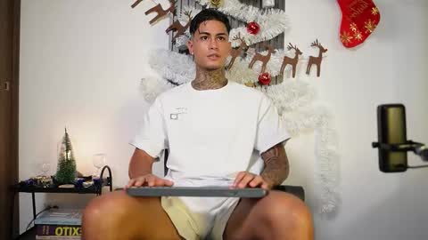 Agustin online show from November 13, 9:19 pm