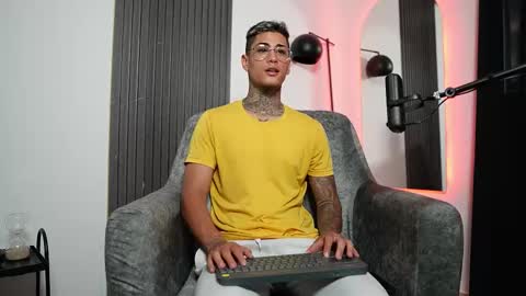 Agustin online show from February 12, 9:54 pm