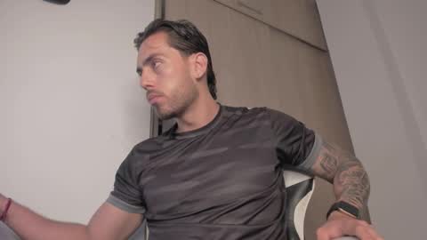 axelblaze_1 online show from March 13, 12:46 pm