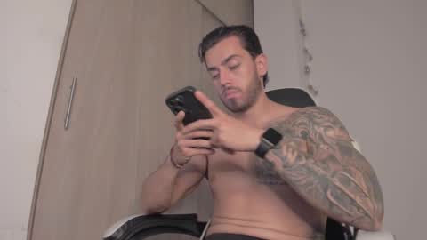 axelblaze_1 online show from March 25, 1:37 pm