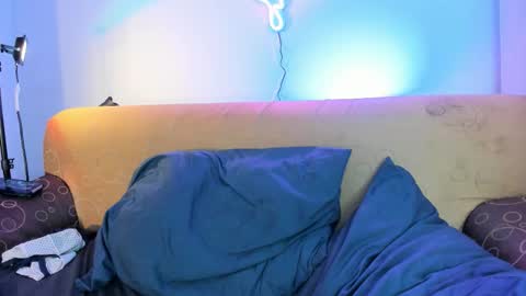    online show from October 25, 4:20 pm