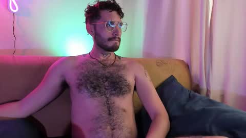    online show from November 9, 8:24 pm