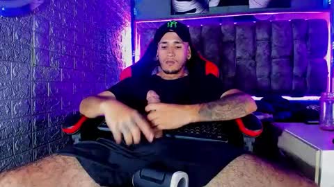 Axell Cross2 online show from May 2, 4:26 am