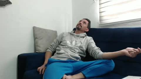 Axel Rose online show from February 14, 7:31 pm