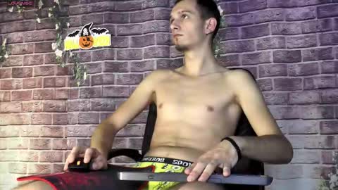 Snapshot of axelmaxximo chatting on October 26, 3:52 am Axxel online show from October 26, 3:52 am