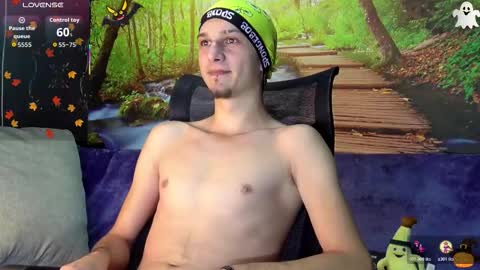 Snapshot of axelmaxximo chatting on October 30, 3:52 am Axxel online show from October 30, 3:52 am