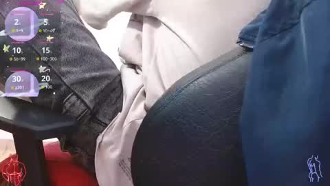 axelnoir_tay online show from June 6, 7:03 am
