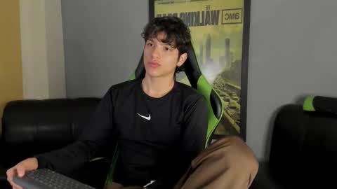 Axel Raven online show from January 7, 1:32 pm