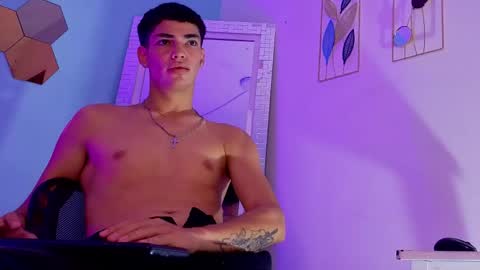 AXEL  online show from May 23, 1:16 pm