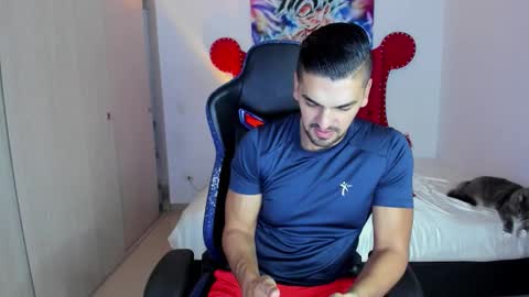 Axel online show from March 25, 11:25 am