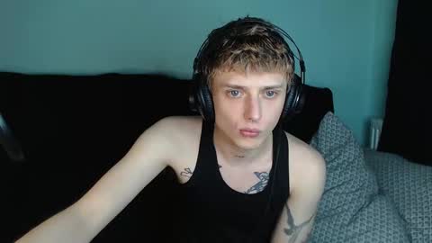 Ian skinny Slawa online show from February 9, 6:05 pm
