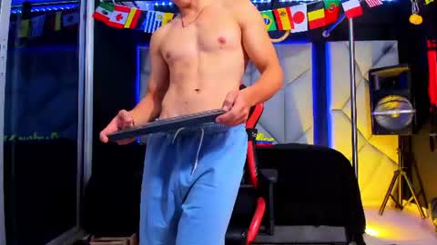 Ayden Miller online show from June 15, 2:25 am