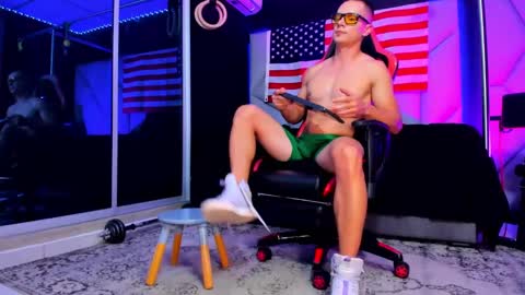 Snapshot of aydenmillerdom chatting on September 24, 2:44 am Ayden Miller online show from September 24, 2:44 am
