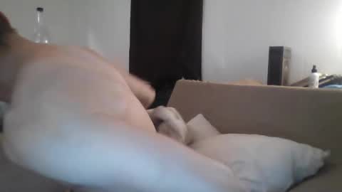 Snapshot of ayr129 chatting on October 31, 6:04 am ayr129 online show from October 31, 6:04 am