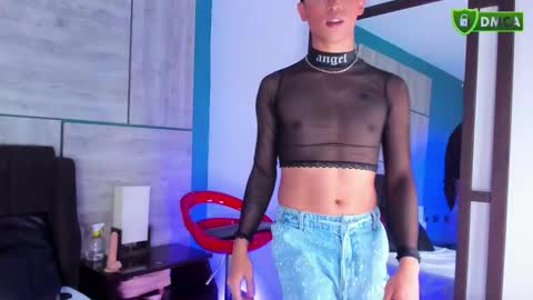aziel_hotboy online show from March 27, 4:38 am