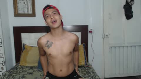 Snapshot of aziel_pantoja chatting on October 1, 11:08 pm Aziel Pantoja online show from October 1, 11:08 pm
