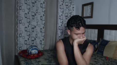 Snapshot of aziel_pantoja chatting on September 30, 10:35 pm Aziel Pantoja online show from September 30, 10:35 pm
