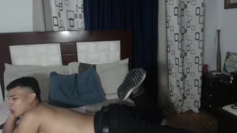 Snapshot of aziel_pantoja chatting on October 12, 1:43 am Aziel Pantoja online show from October 12, 1:43 am
