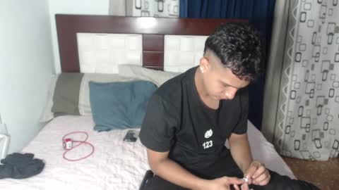 Snapshot of aziel_pantoja chatting on October 14, 1:23 am Aziel Pantoja online show from October 14, 1:23 am