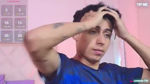 aziel_tay online show from October 18, 11:59 am