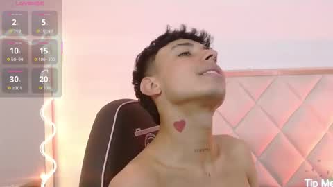 aziel_tay online show from October 9, 4:01 pm