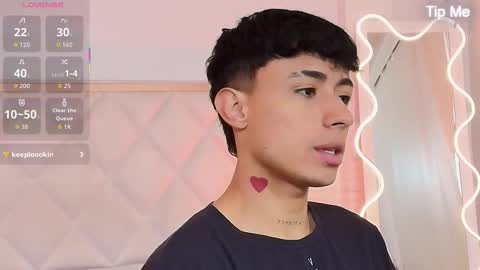 aziel_tay online show from October 25, 11:56 am