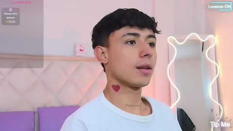 aziel_tay online show from October 16, 11:51 am