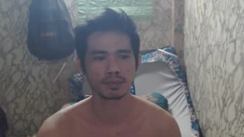 Snapshot of azn_philip chatting on December 16, 8:52 am Philip online show from December 16, 8:52 am