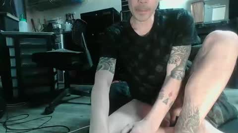 aznbeta_gooner online show from April 8, 8:36 am