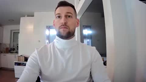 Snapshot of b_marco_ chatting on February 21, 11:55 am b_marco_ online show from February 21, 11:55 am