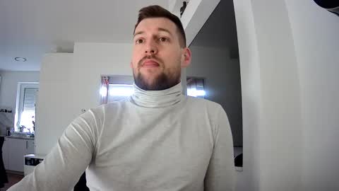 Snapshot of b_marco_ chatting on February 28, 1:03 pm b_marco_ online show from February 28, 1:03 pm