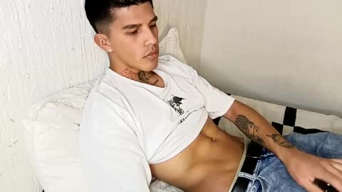 Snapshot of baby_gio chatting on February 26, 1:00 am OF GxoXabs online show from February 26, 1:00 am