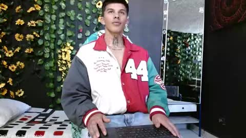 Snapshot of baby_gio chatting on January 23, 1:35 pm OF GxoXabs online show from January 23, 1:35 pm