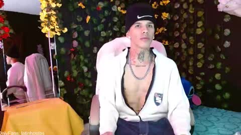 Snapshot of baby_gio chatting on December 24, 1:28 pm OF GxoXabs online show from December 24, 1:28 pm