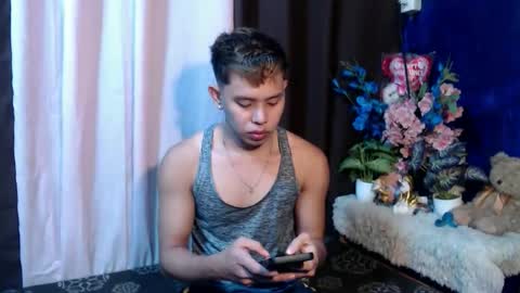 Max online show from April 5, 8:33 am