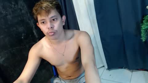 Max online show from March 25, 8:29 am