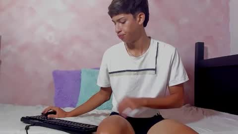 baby_noaht online show from May 16, 12:36 pm