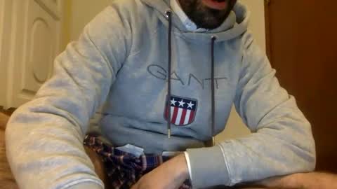 Snapshot of babyhardy chatting on January 4, 7:02 pm Tom A. online show from January 4, 7:02 pm