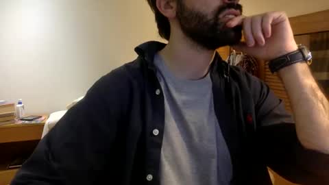 Snapshot of babyhardy chatting on December 12, 6:21 pm Tom A. online show from December 12, 6:21 pm