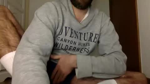 Snapshot of babyhardy chatting on December 4, 11:35 pm Tom A. online show from December 4, 11:35 pm