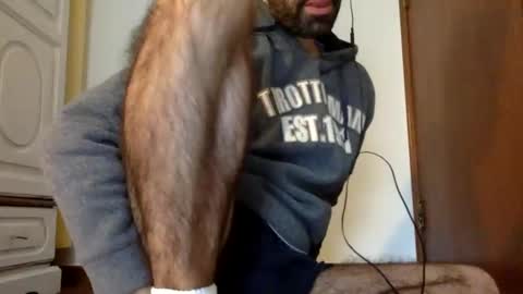Snapshot of babyhardy chatting on February 1, 9:43 am Tom A. online show from February 1, 9:43 am