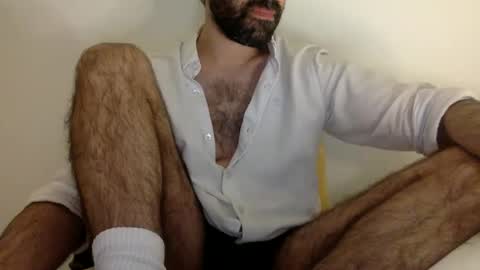 Snapshot of babyhardy chatting on October 3, 5:34 am Tom A. online show from October 3, 5:34 am