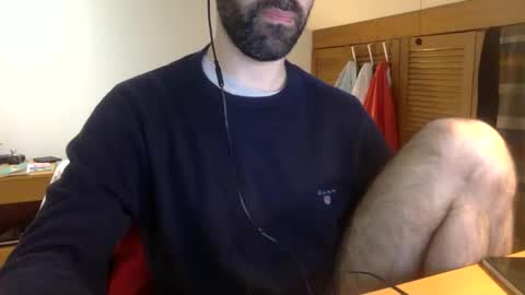 Snapshot of babyhardy chatting on January 23, 11:26 am Tom A. online show from January 23, 11:26 am