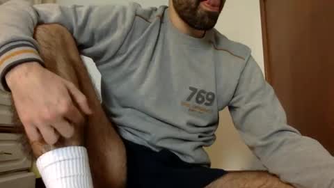 Snapshot of babyhardy chatting on February 16, 12:10 pm Tom A. online show from February 16, 12:10 pm