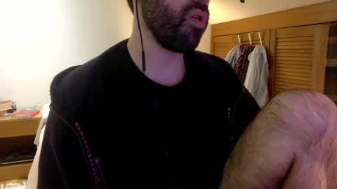 Snapshot of babyhardy chatting on February 25, 11:44 pm Tom A. online show from February 25, 11:44 pm