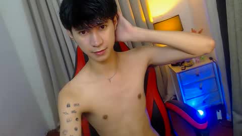 Snapshot of babymasterbater chatting on October 5, 9:46 am call me james online show from October 5, 9:46 am