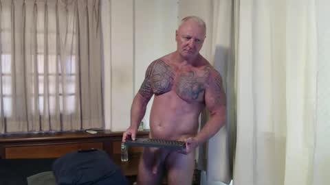 Snapshot of bad_boy_jamie chatting on October 20, 6:17 am bad_boy_jamie online show from October 20, 6:17 am