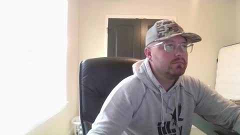 Snapshot of baddydaddy23 chatting on September 24, 8:18 pm Jon online show from September 24, 8:18 pm
